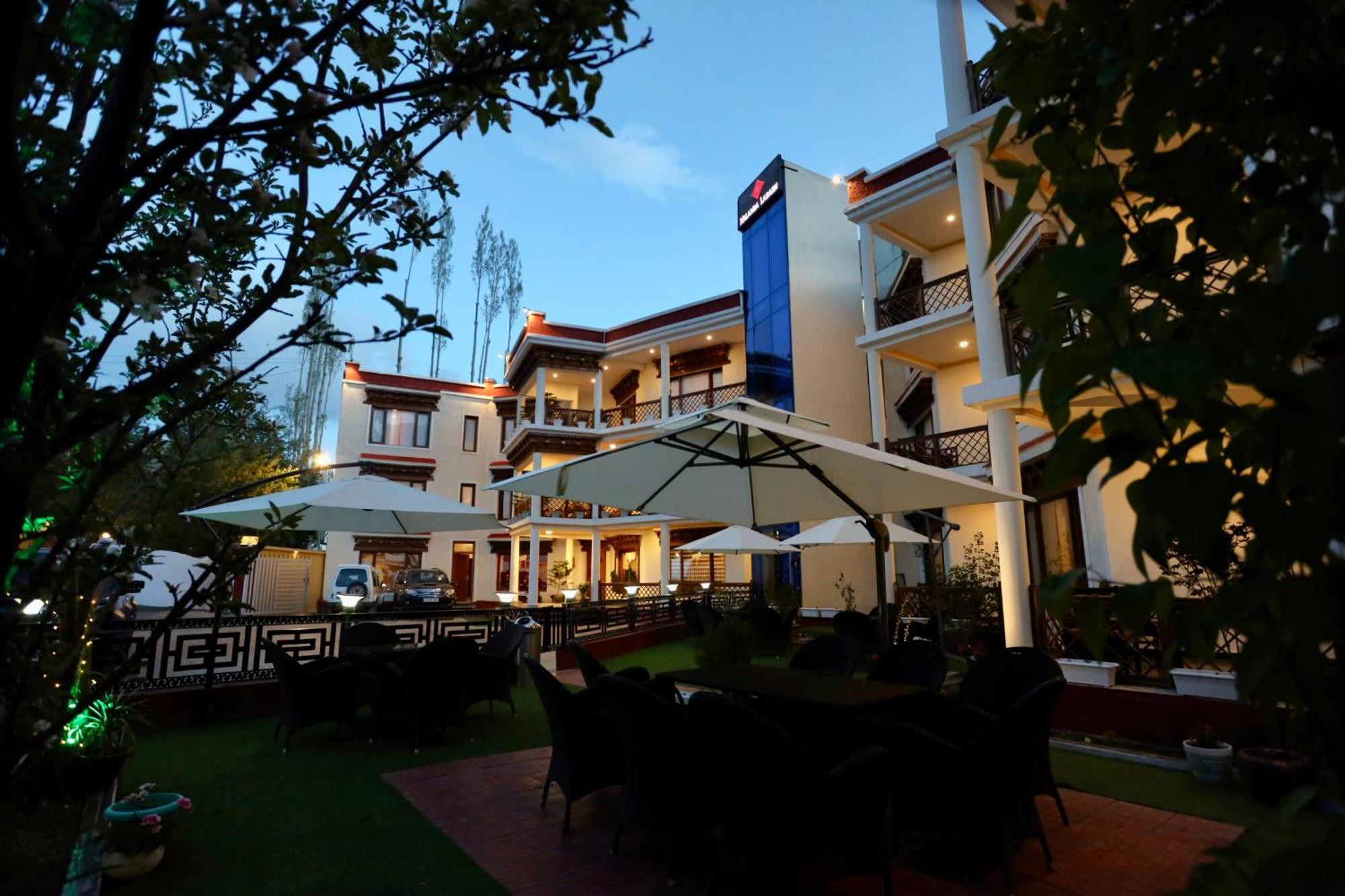 Hotel Nalanda Ladakh Лех Экстерьер фото